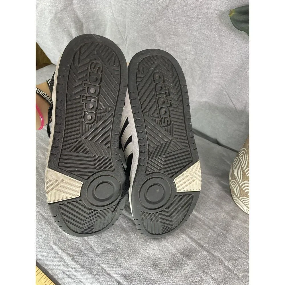 Adidas Black and‎ white High-tops Mens basketball, white flat athletic shoe lace